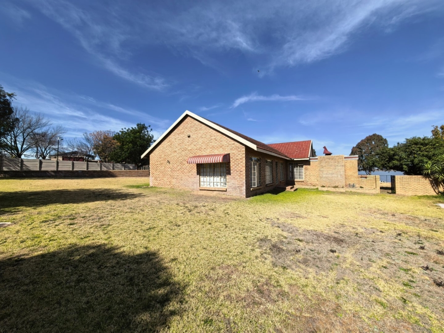 2 Bedroom Property for Sale in Oranjeville Free State